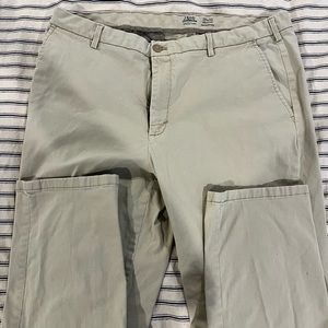 Izod Men’s Saltwater Chino 38x32